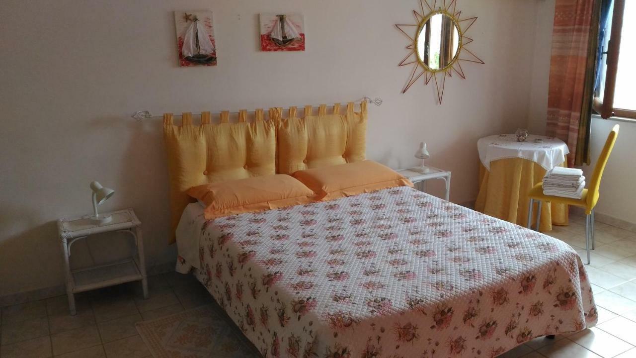 B&B Margherita Calasetta Exteriör bild